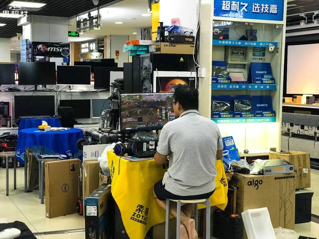 南寧電子賣場蕭條 電商沖擊、誠信缺失與商戶的破局之道